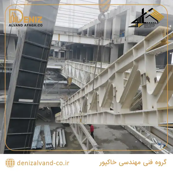 حمل و جانمایی سازه فلزی باغ ایرانی ایرانمال با استفاده از جرثقیل